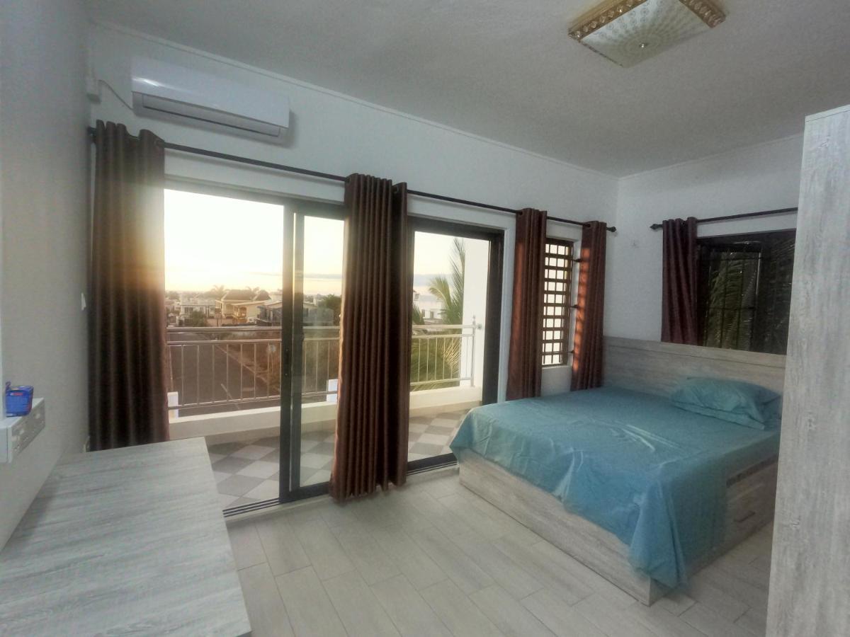 3 Bedroom Family Pool Villa Flic-En-Flac Beach Exterior foto